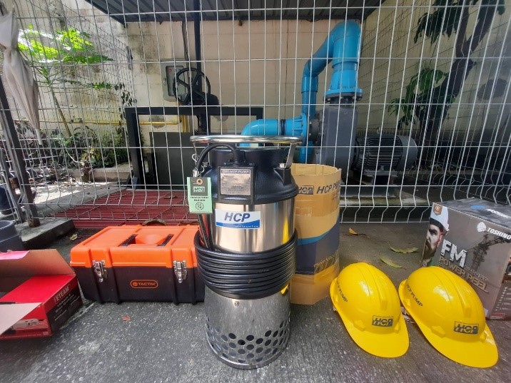ระบายน้ำท่วมขังหมู่บ้านจัดสรร